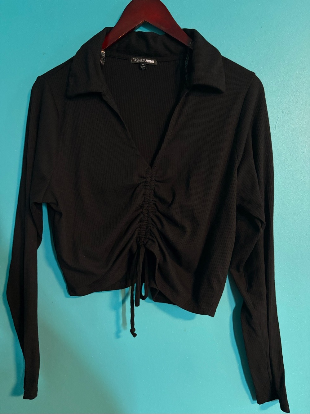 Fashion Nova Black Collar Ruched Long-Sleeve Crop Top with Drawstring